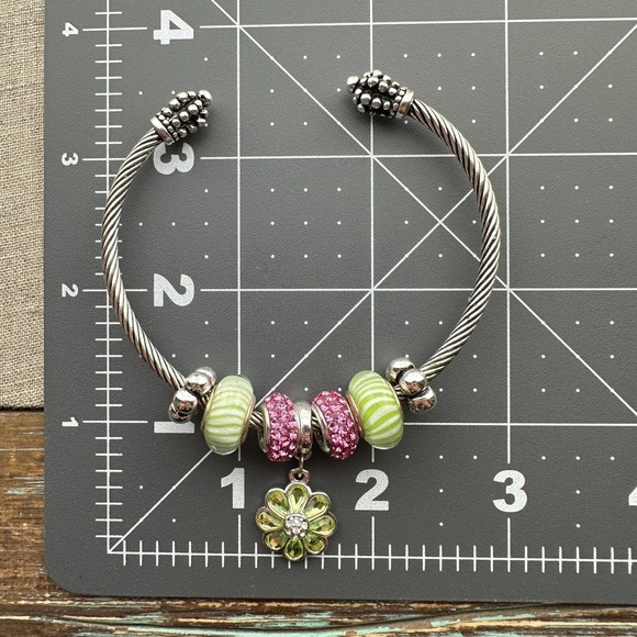 Silver Tone Cuff Bracelet Rhinestones Glass Beads Flower Charm Torque Bangle - Picture 9 of 9